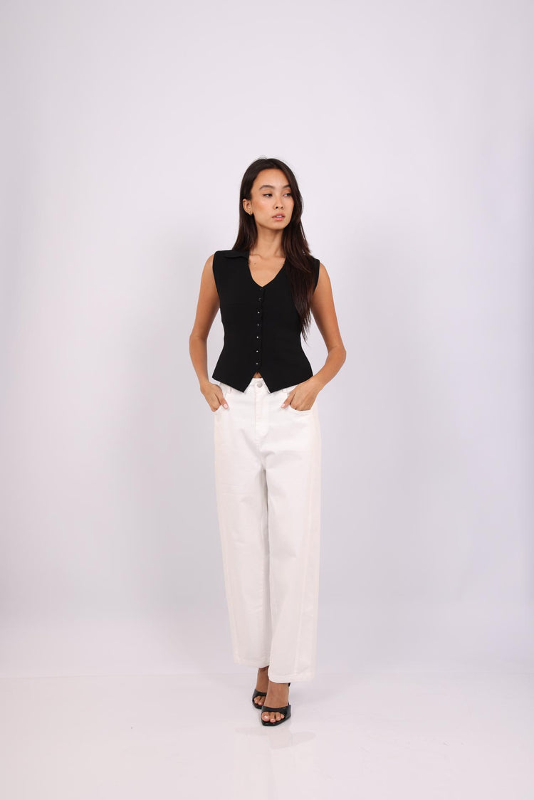 SKYLINE SLEEVELESS KNIT BLOUSE