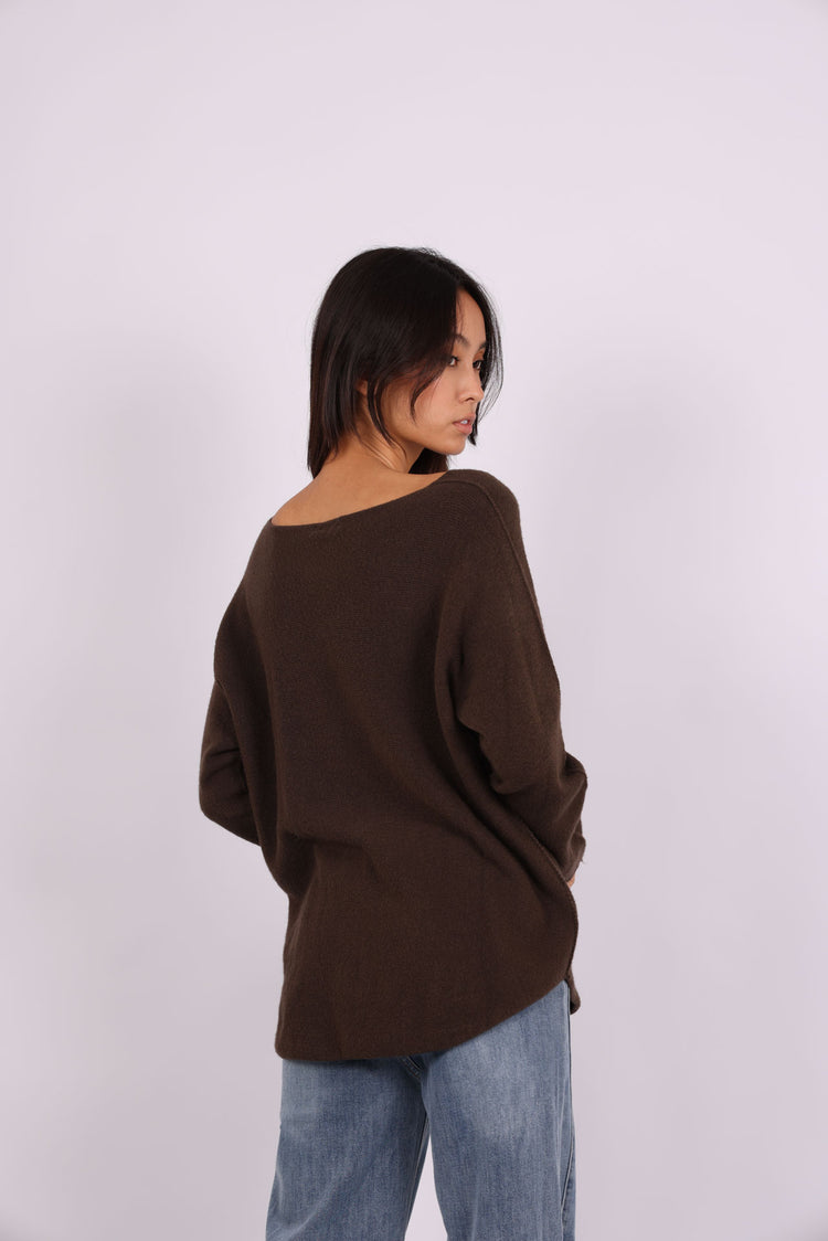 RELAXED V-NECK KNIT SWEATER