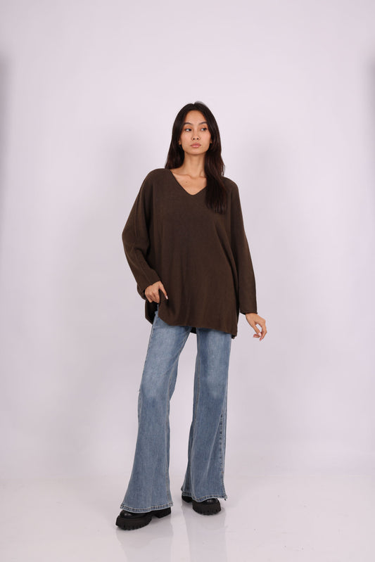 OVERSIZED V-NECK KNIT SWEATER