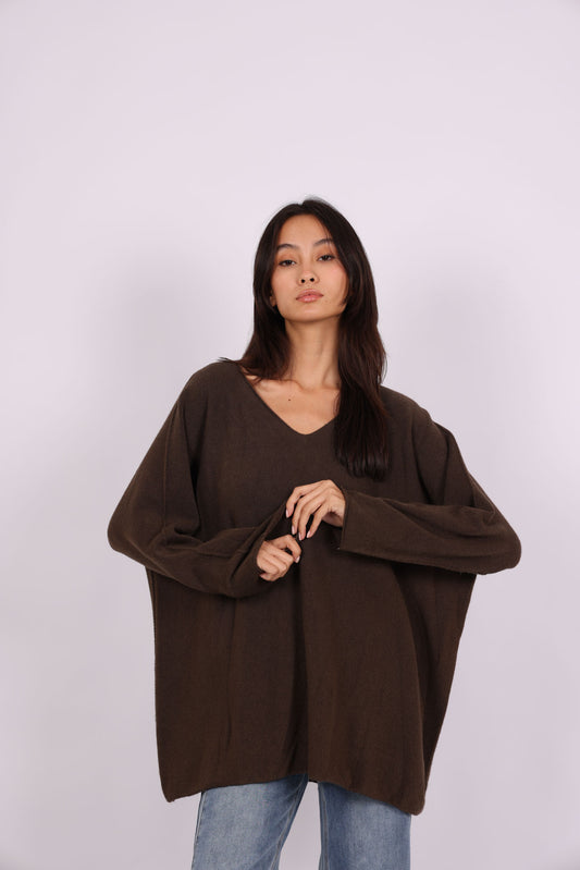OVERSIZED V-NECK KNIT SWEATER