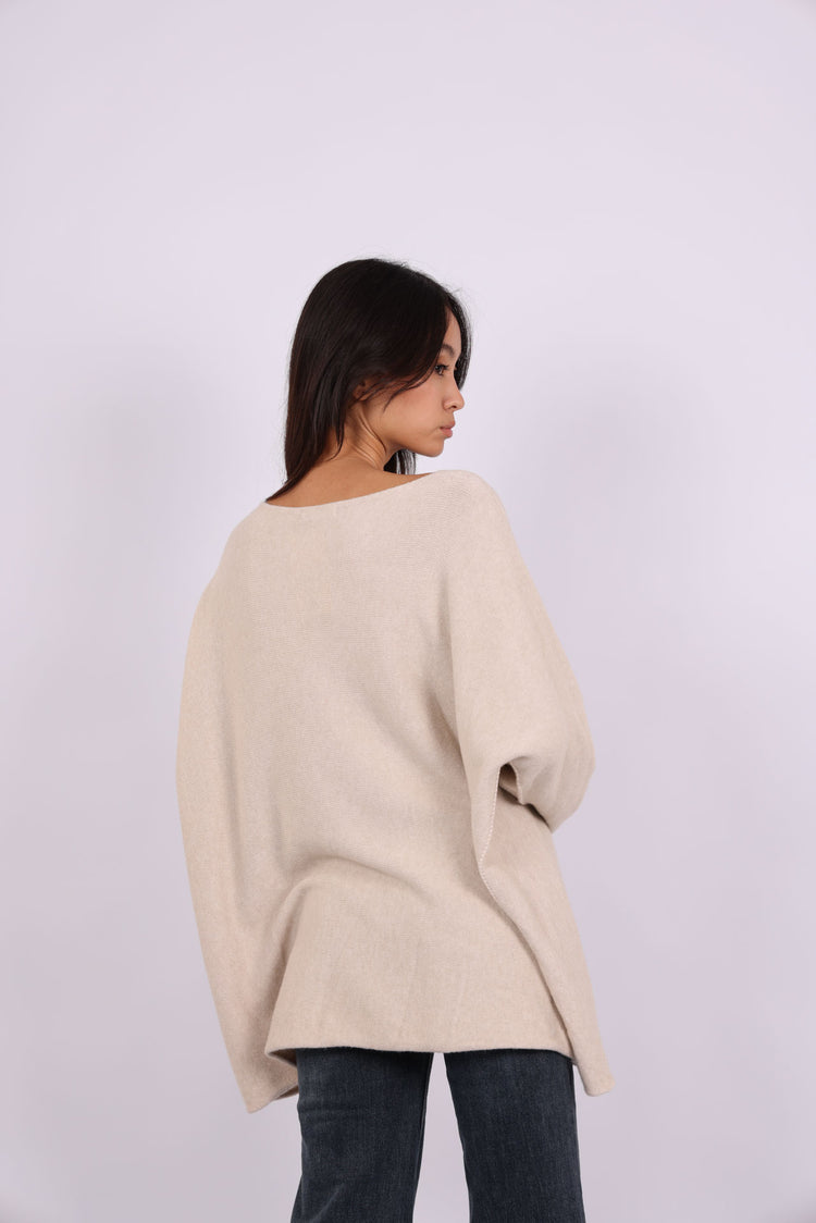 OVERSIZED ROUND-NECK KNIT SWEATER