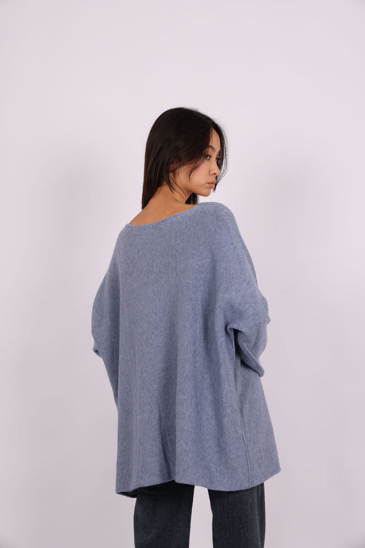 OVERSIZED ROUND-NECK KNIT SWEATER