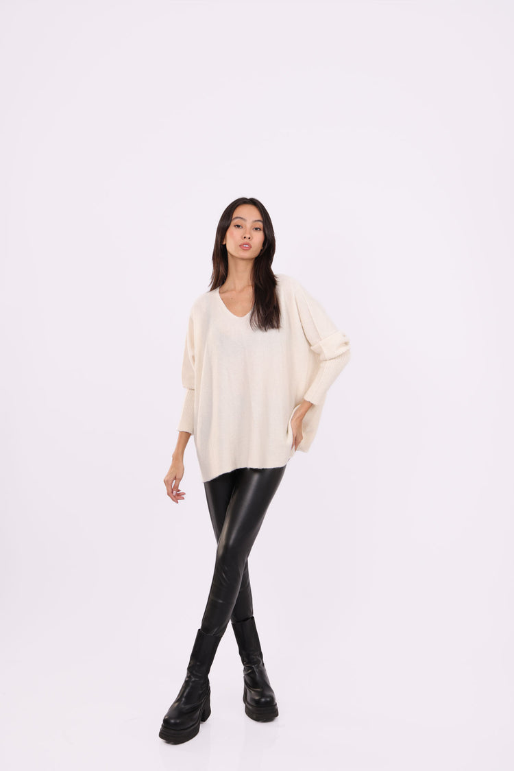 OVERSIZED V-NECK RELAXED KNIT
