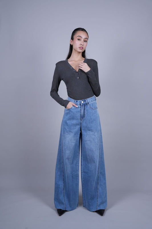 SUPER FLARE DENIM JEANS