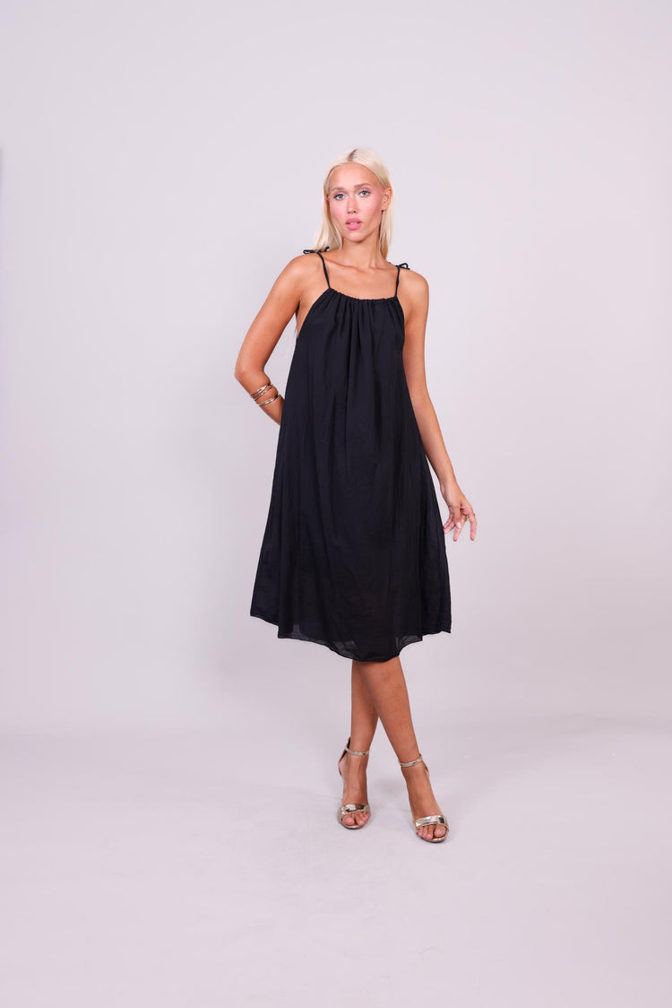 LIGHTWEIGHT HALTER-STYLE MIDI DRESS