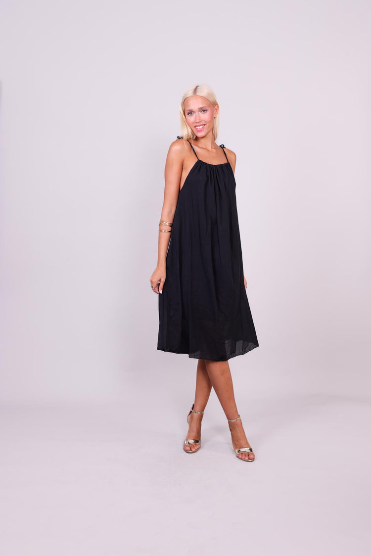 LIGHTWEIGHT HALTER-STYLE MIDI DRESS