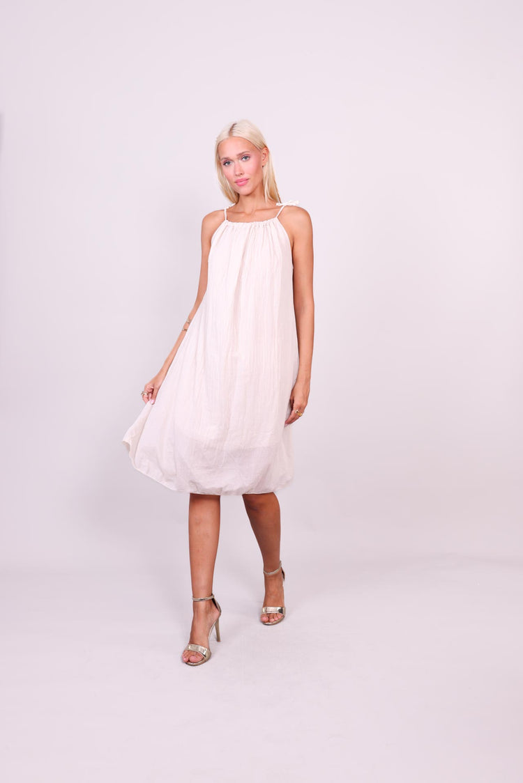 LIGHTWEIGHT HALTER-STYLE MIDI DRESS