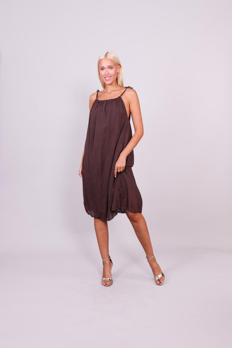 LIGHTWEIGHT HALTER-STYLE MIDI DRESS