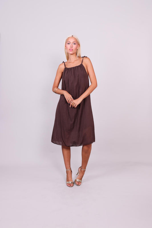 LIGHTWEIGHT HALTER-STYLE MIDI DRESS
