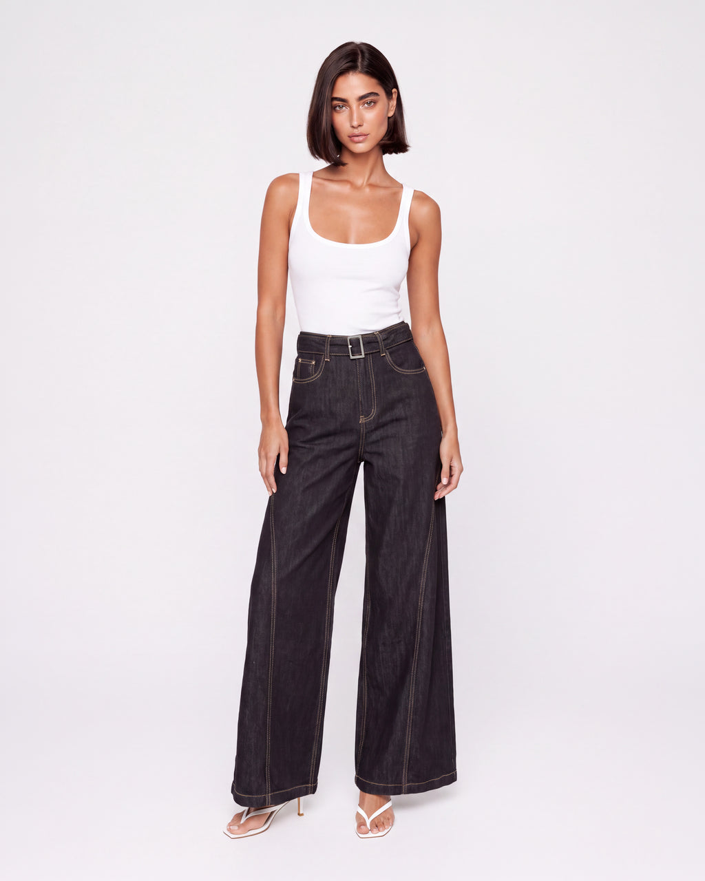 DARK WIDE-LEG JEANS WITH BELT DETAIL