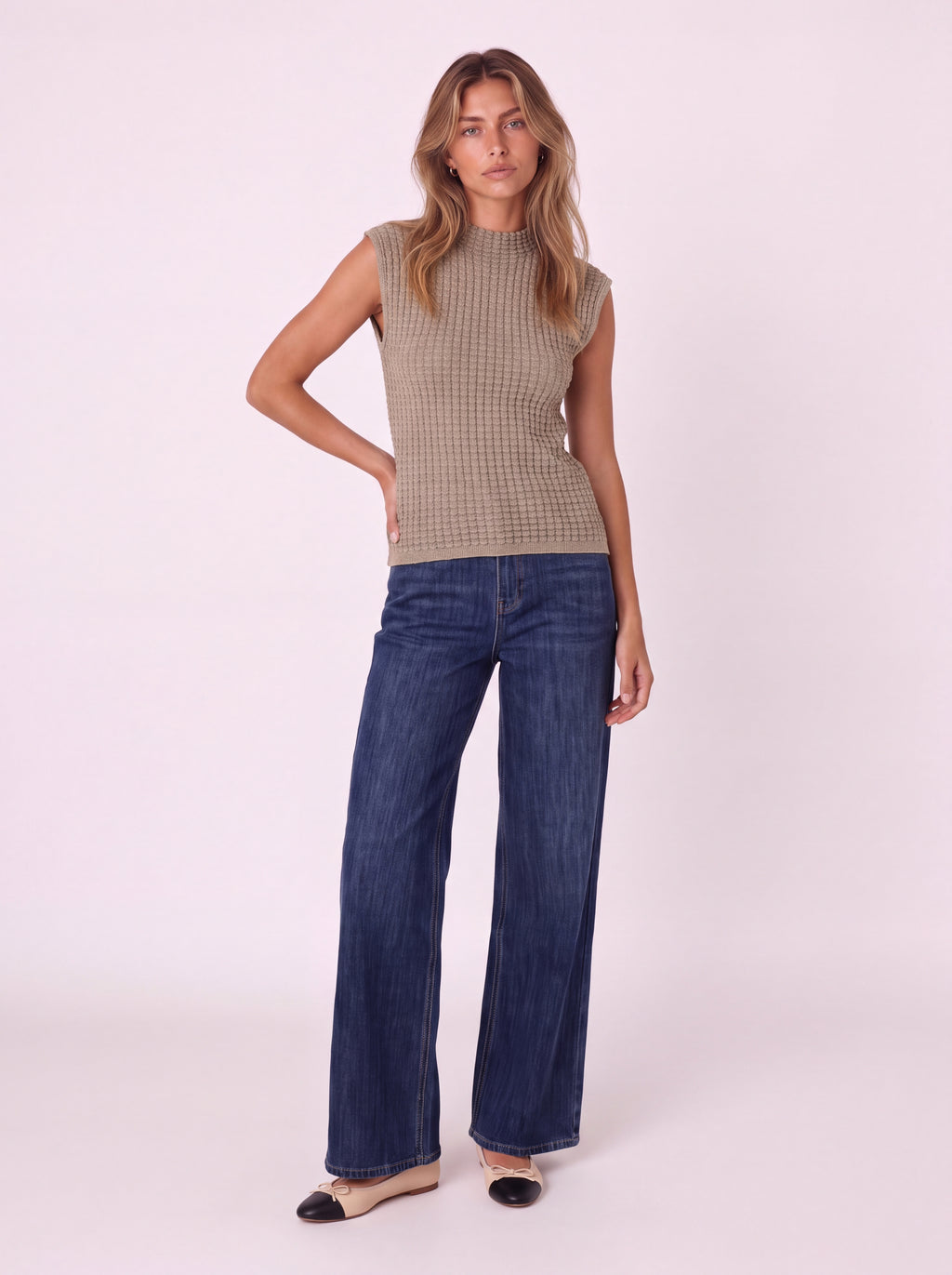 MOCK-NECK TEXTURED SLEEVELESS KNIT TOP