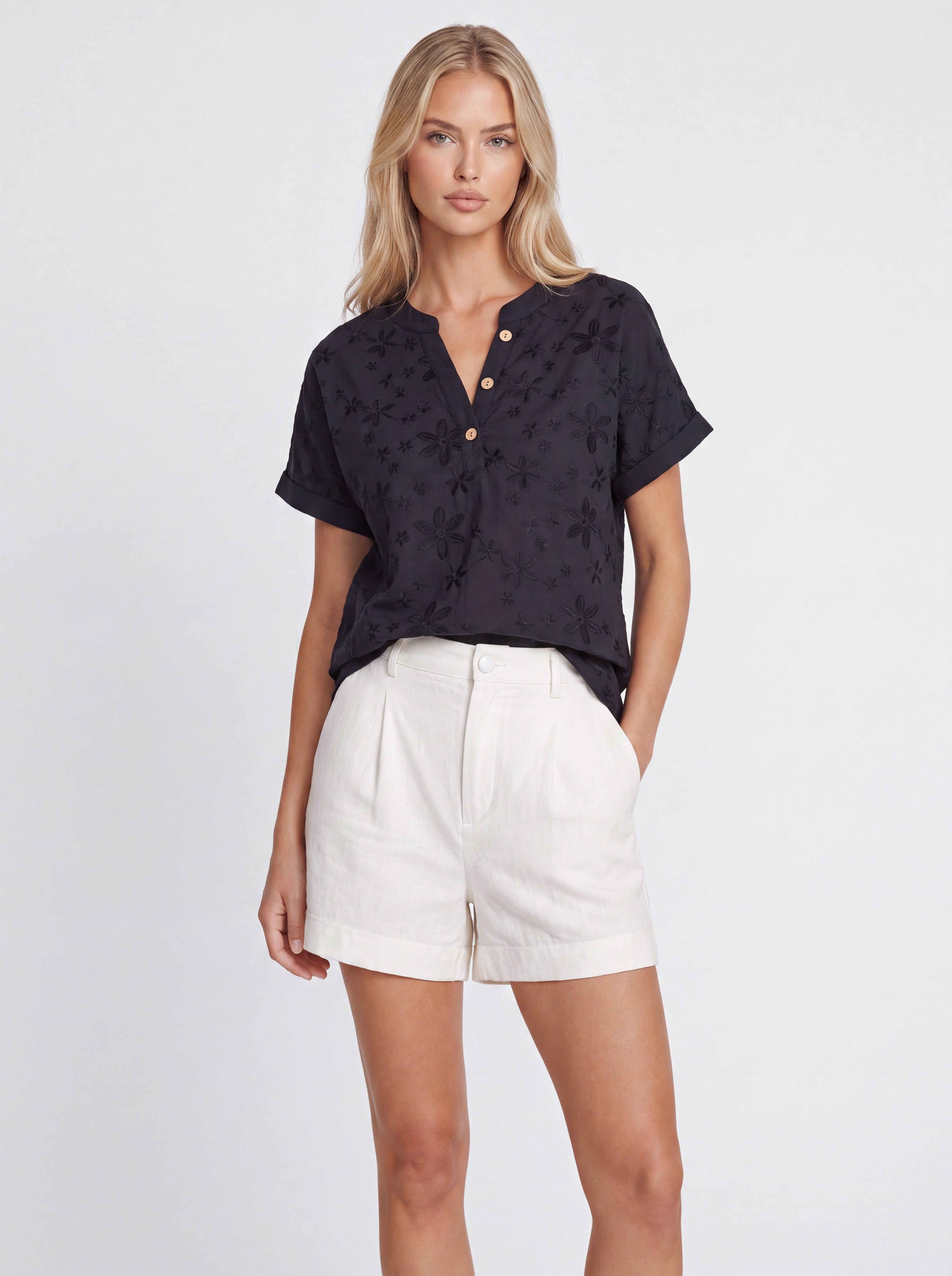 FLORAL EMBROIDERED BLOUSE