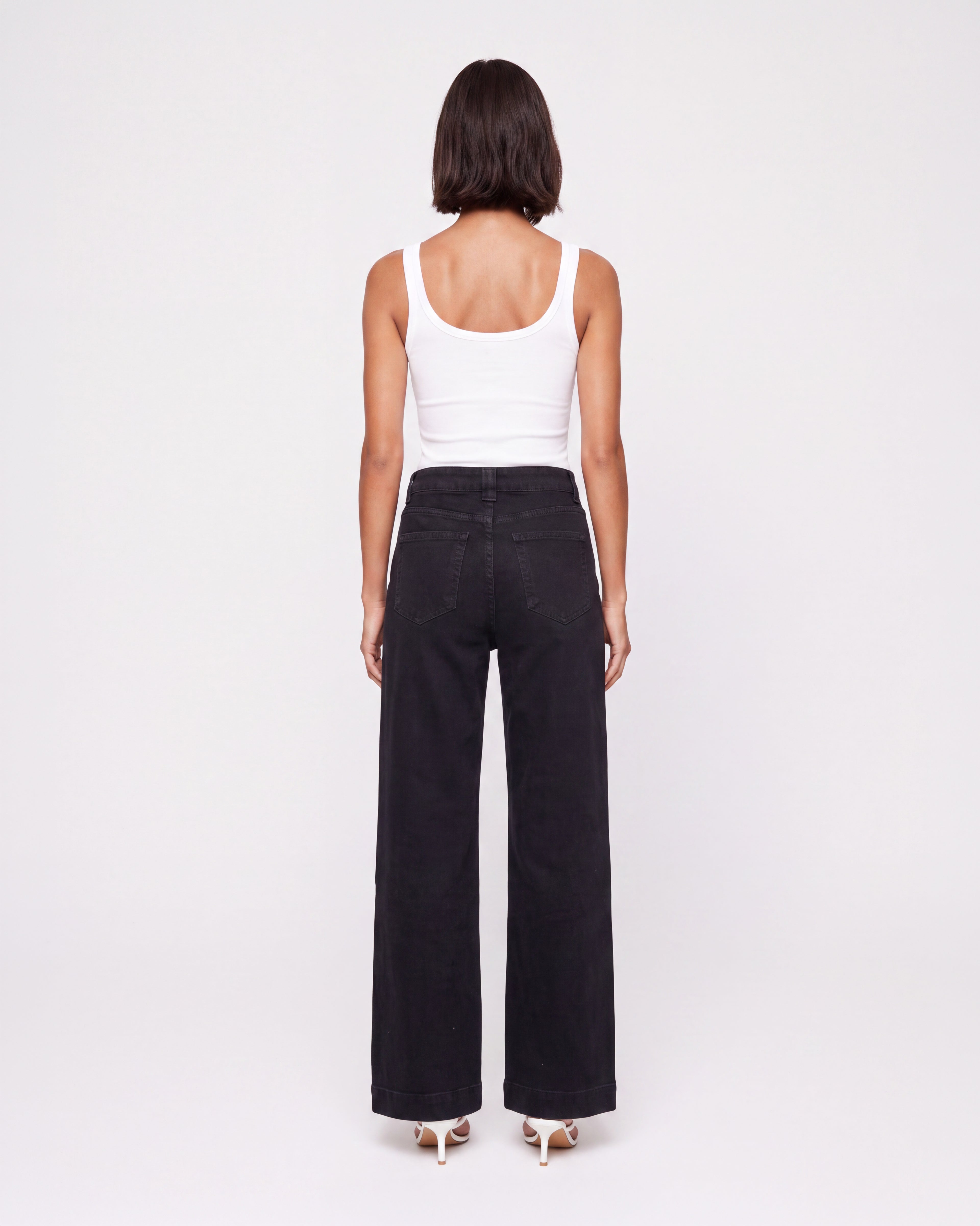 BLACK BARREL LEG JEANS
