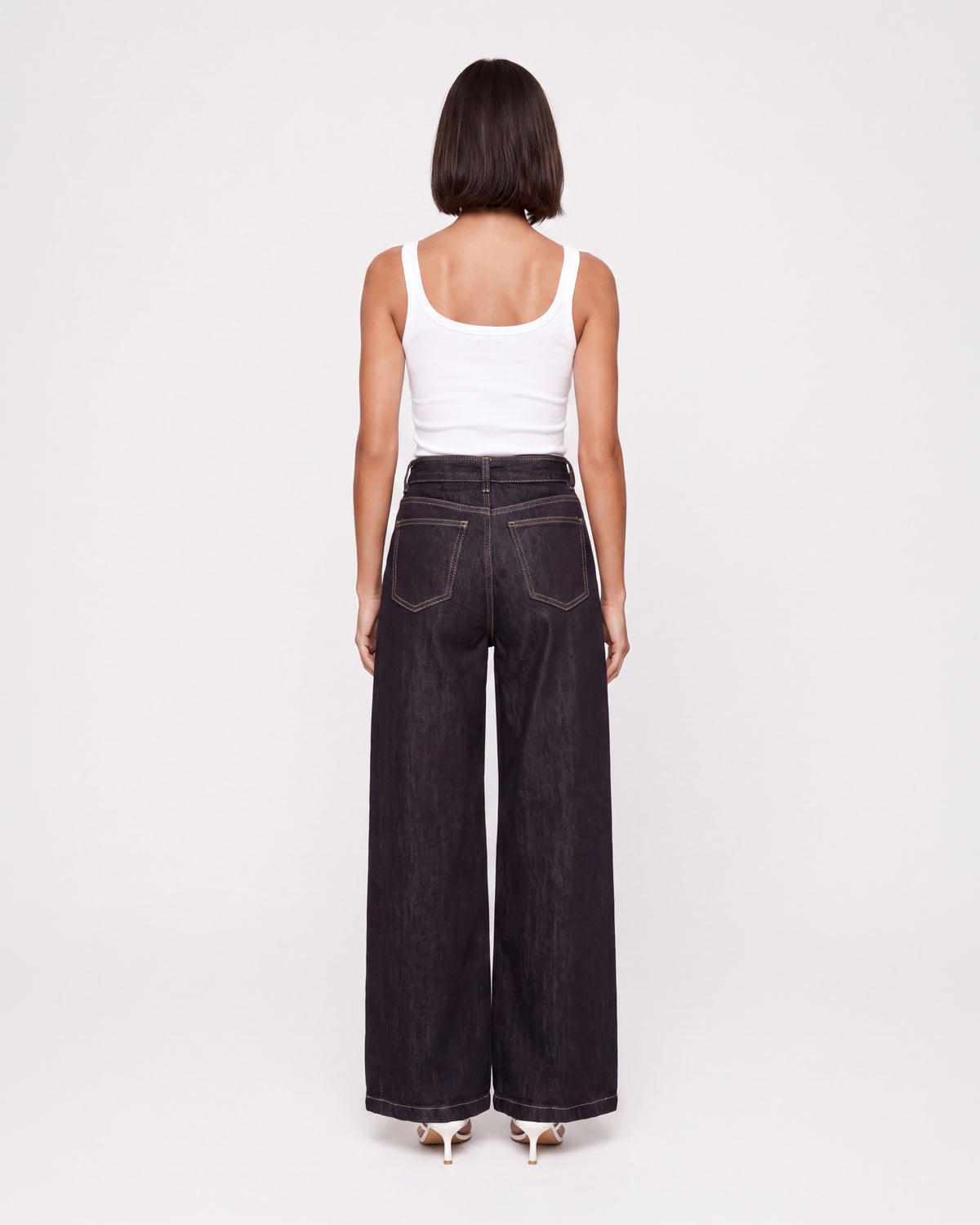 DARK WIDE-LEG JEANS WITH BELT DETAIL