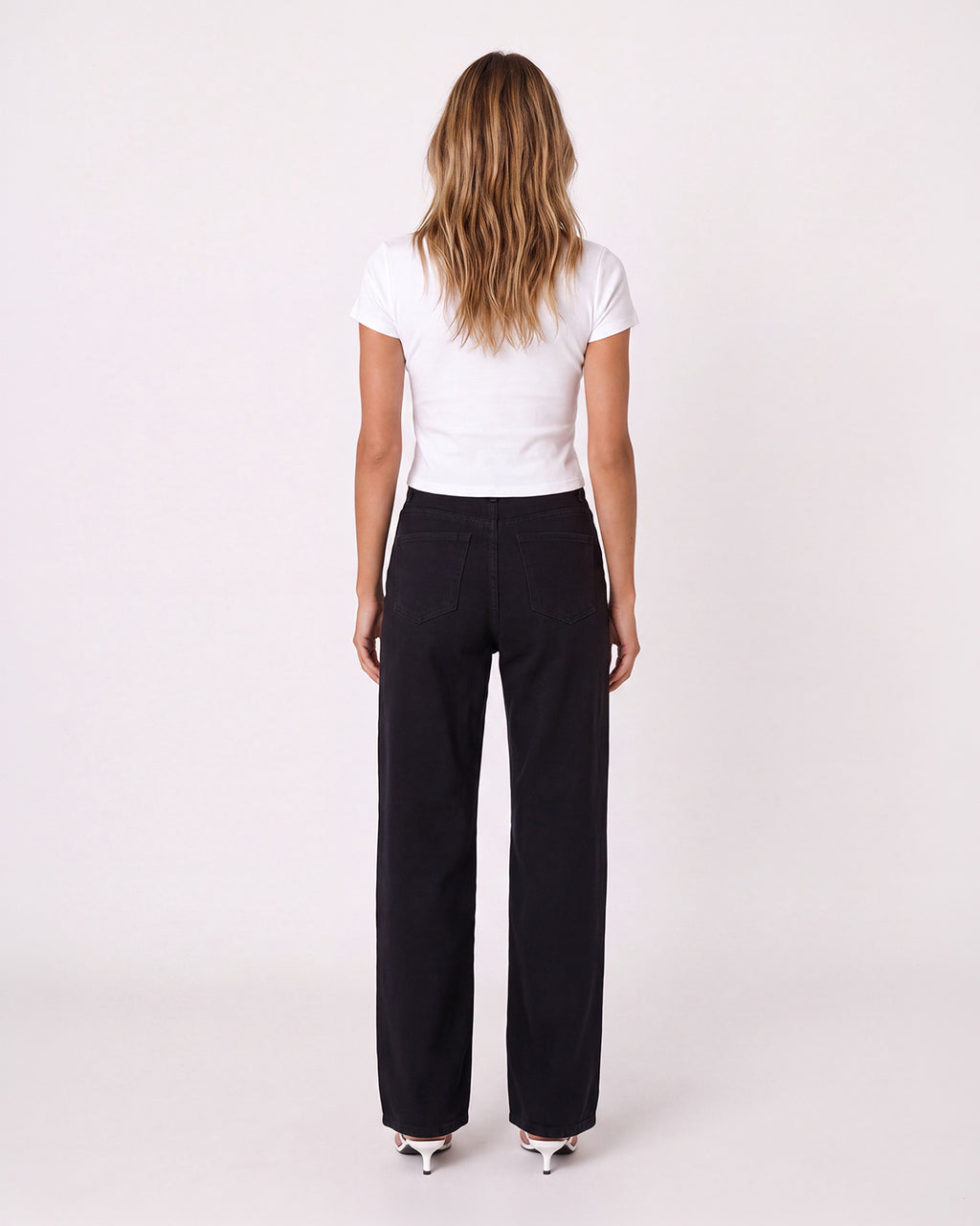 BLACK STRAIGHT-LEG JEANS