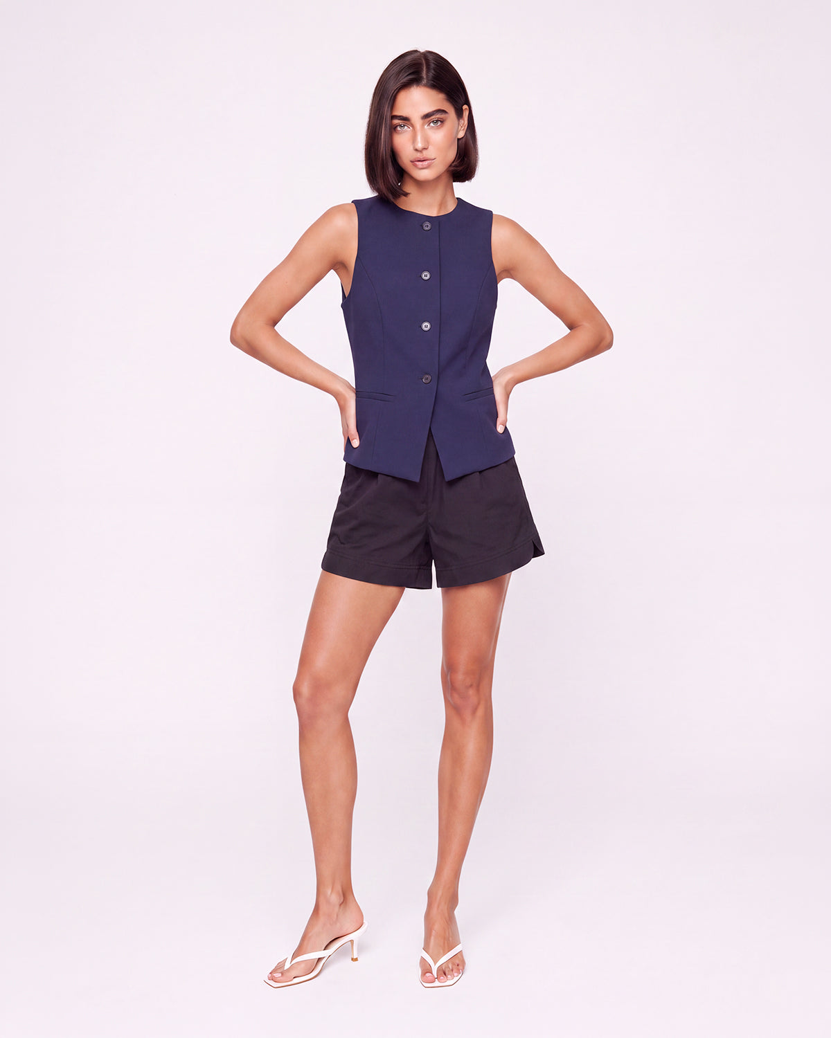 ROUND-NECK BUTTONED VEST