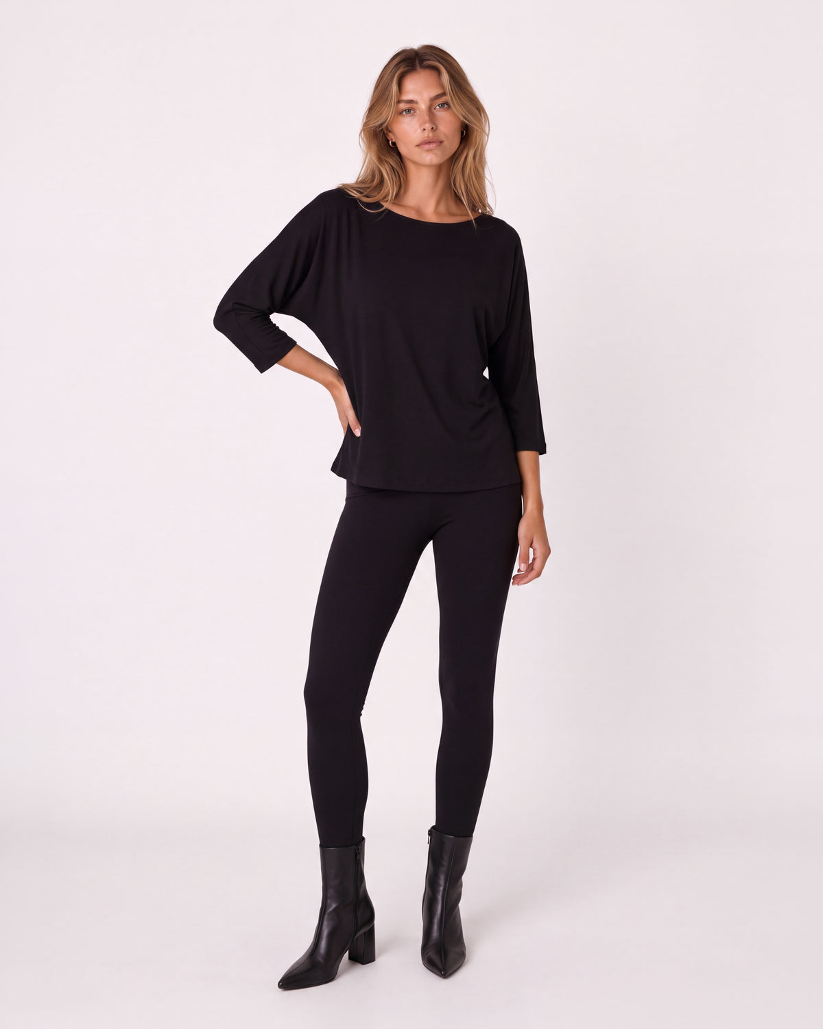 BOAT NECK THREE-QUARTER SLEEVE TOP