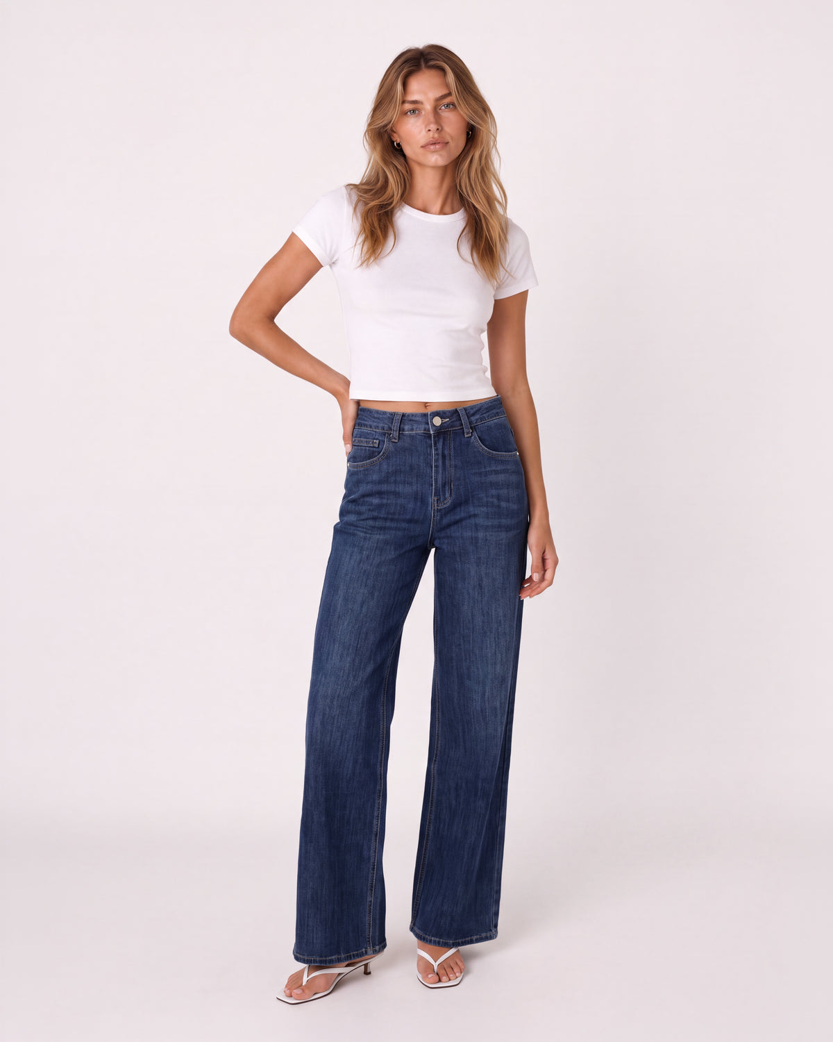 CLASSIC WIDE-LEG JEANS