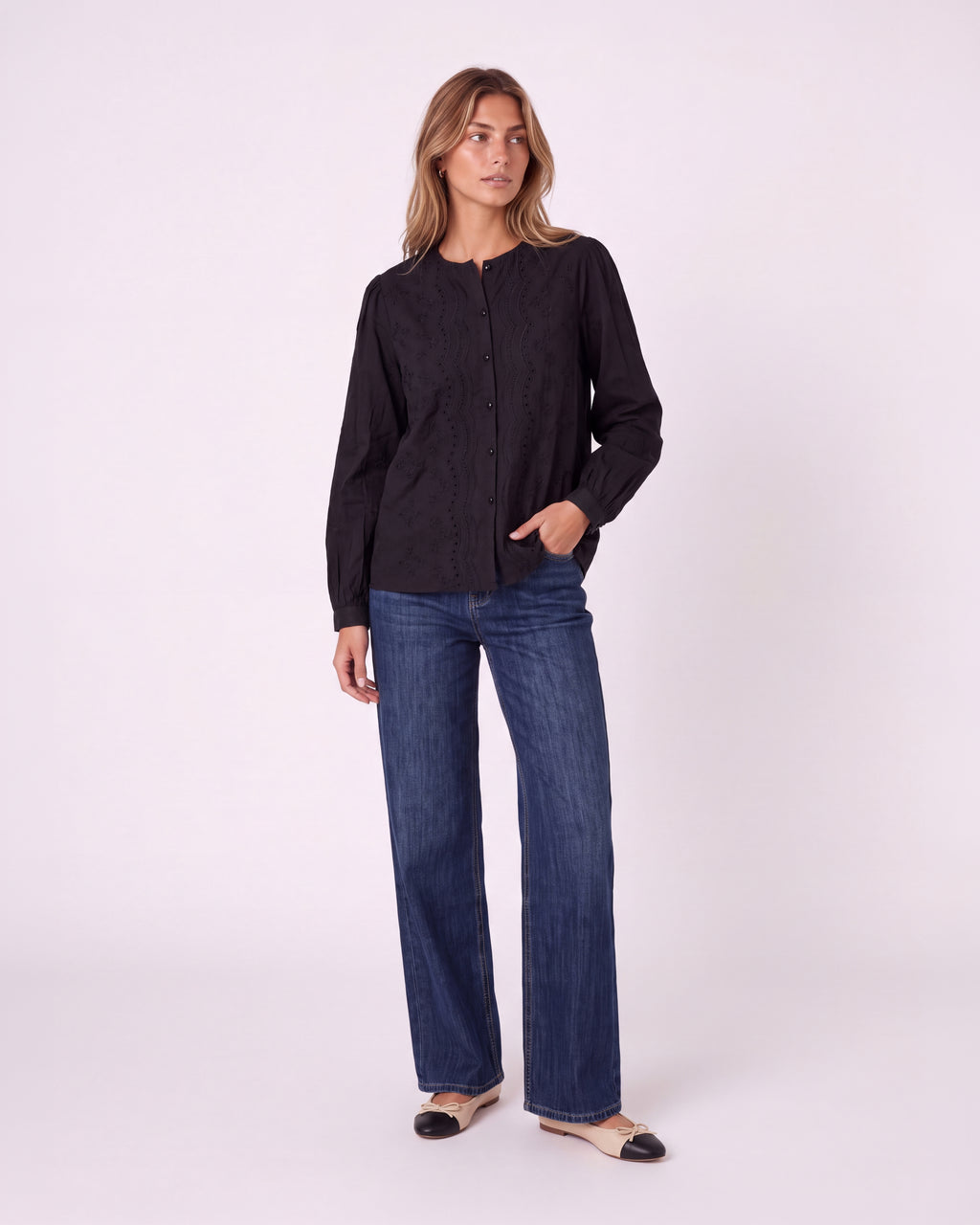 FLORAL EMBROIDERED BLOUSE