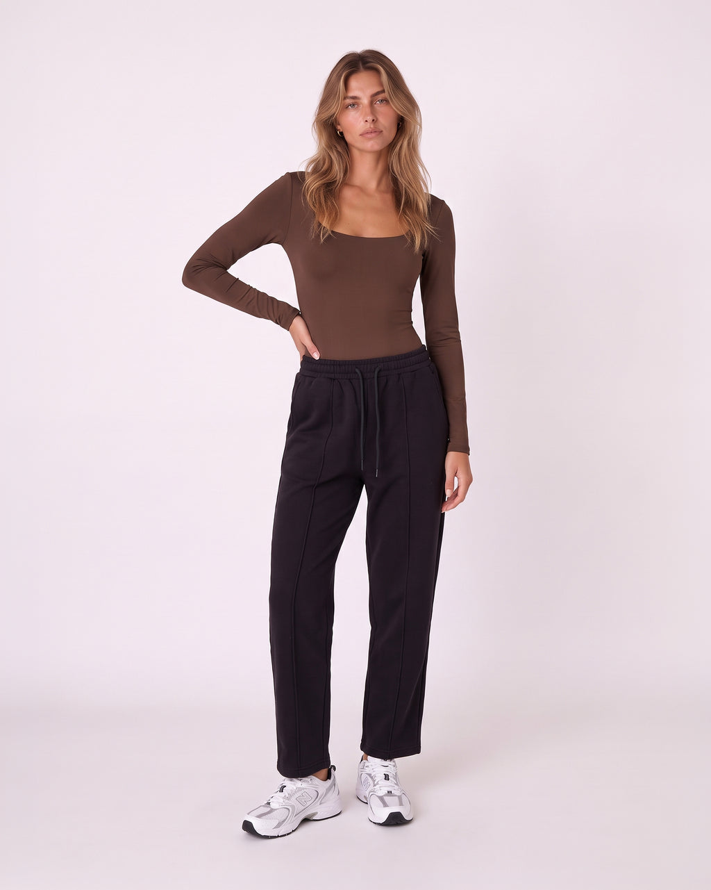 FITTED SQUARE-NECK BODYSUIT