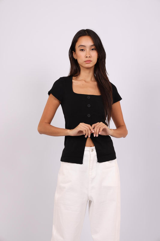 BUTTON-FRONT KNIT TOP