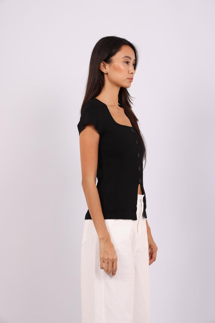 BUTTON-FRONT KNIT TOP