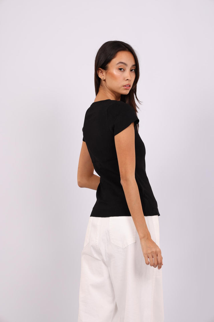 BUTTON-FRONT KNIT TOP