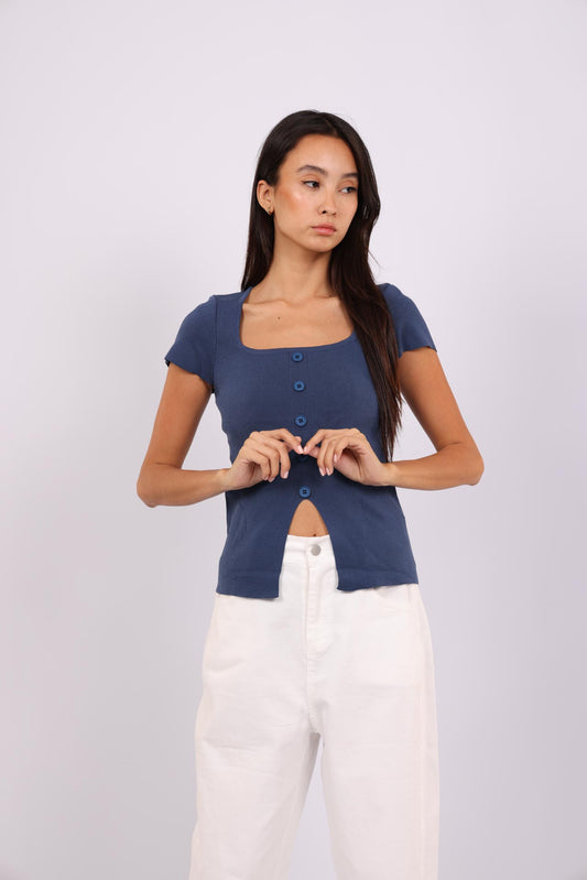 BUTTON-FRONT KNIT TOP