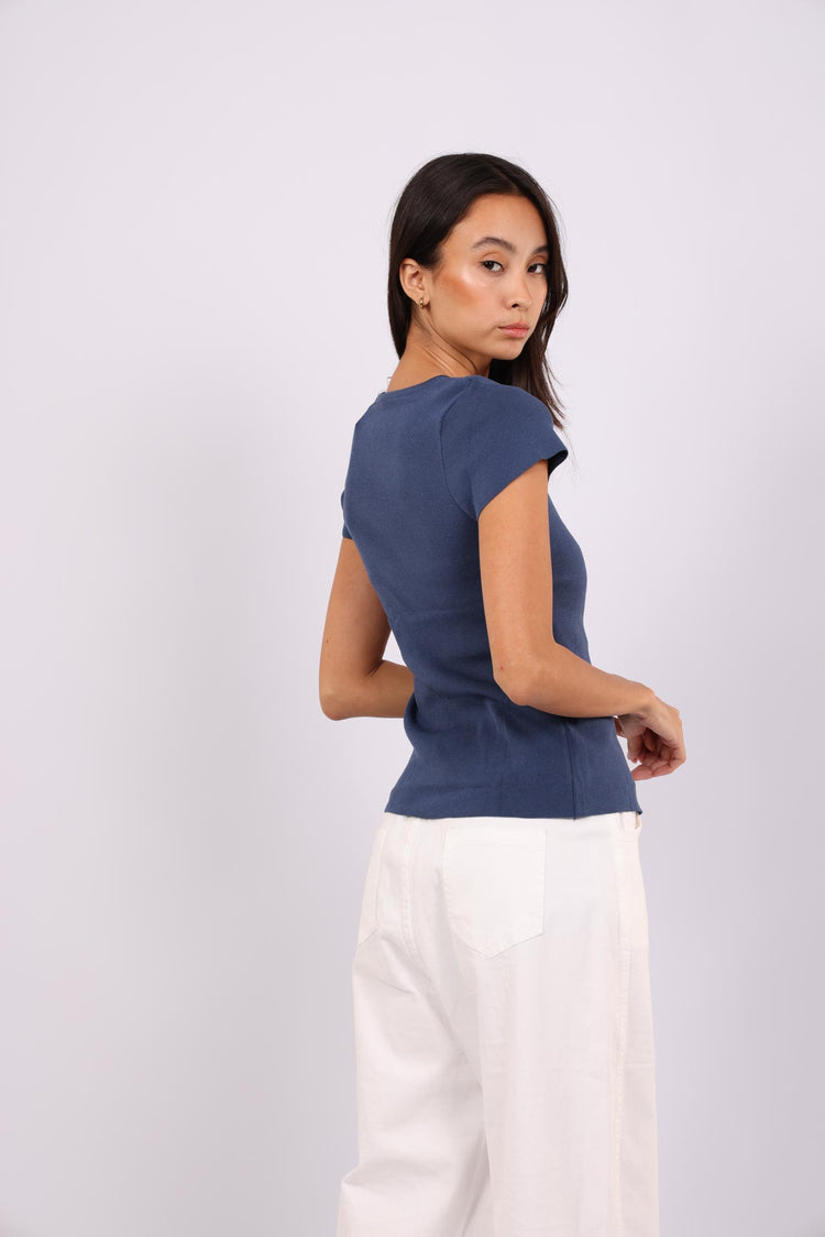 BUTTON-FRONT KNIT TOP