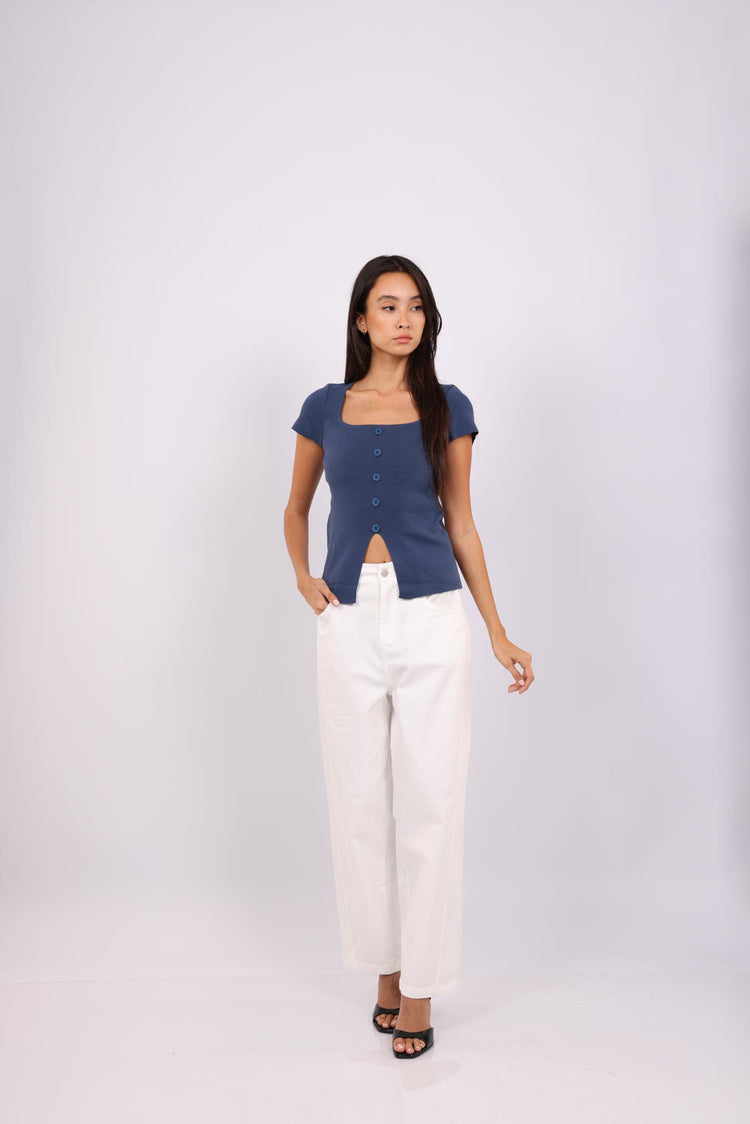 BUTTON-FRONT KNIT TOP