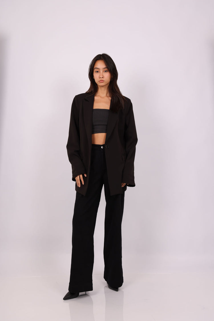 OVERSIZED BLAZER – CLASSIC & MINIMAL