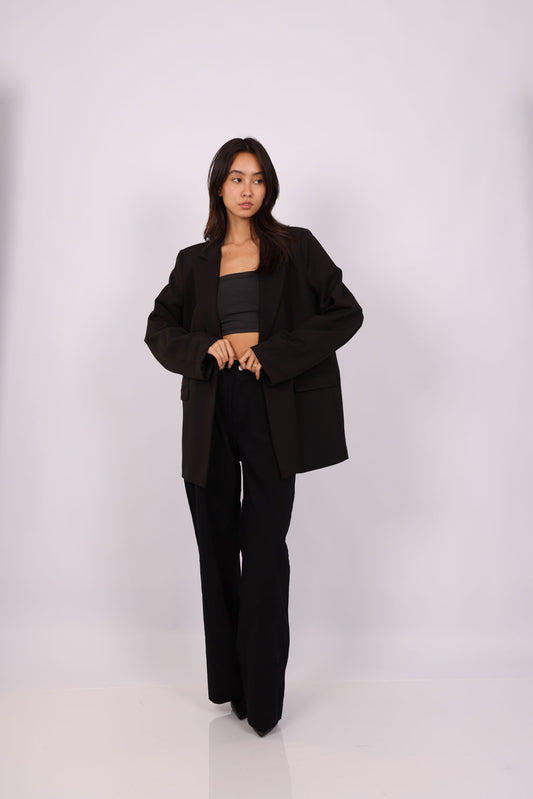 OVERSIZED BLAZER – CLASSIC & MINIMAL