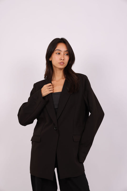 OVERSIZED BLAZER – CLASSIC & MINIMAL
