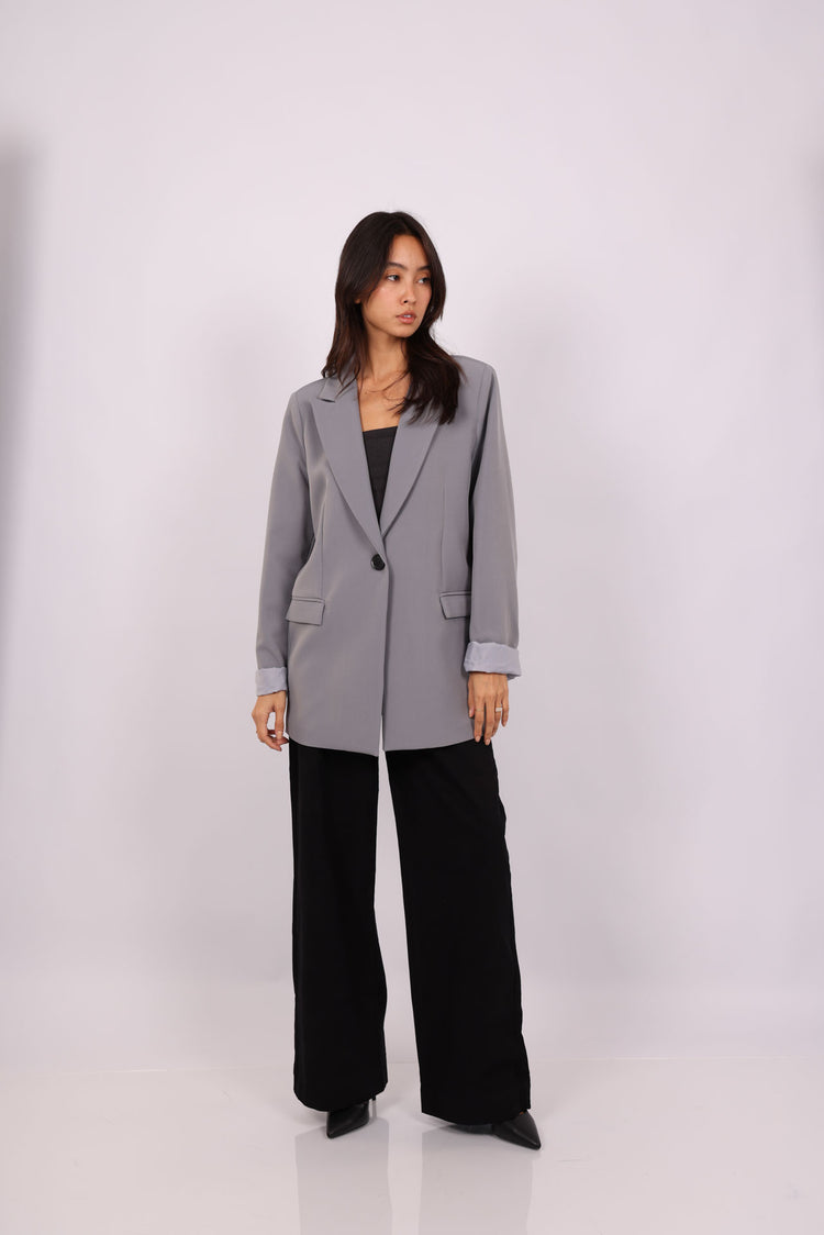 OVERSIZED BLAZER – CLASSIC & MINIMAL