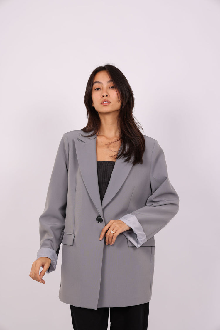 OVERSIZED BLAZER – CLASSIC & MINIMAL