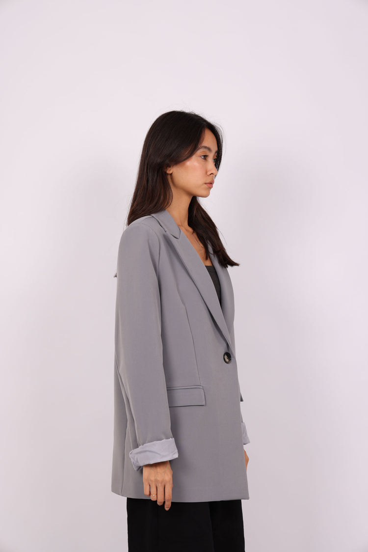 OVERSIZED BLAZER – CLASSIC & MINIMAL