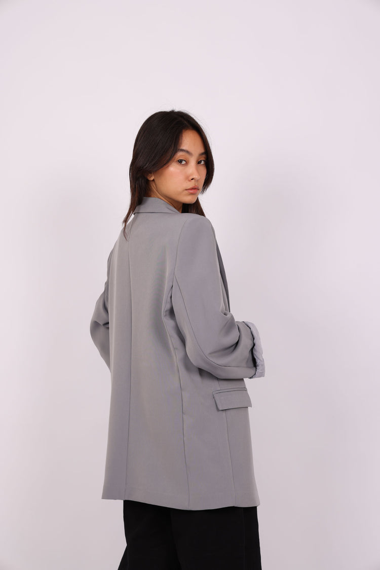 OVERSIZED BLAZER – CLASSIC & MINIMAL