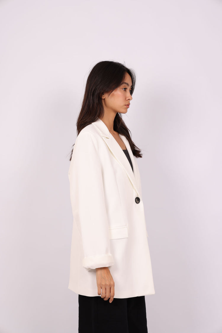 OVERSIZED BLAZER – CLASSIC & MINIMAL