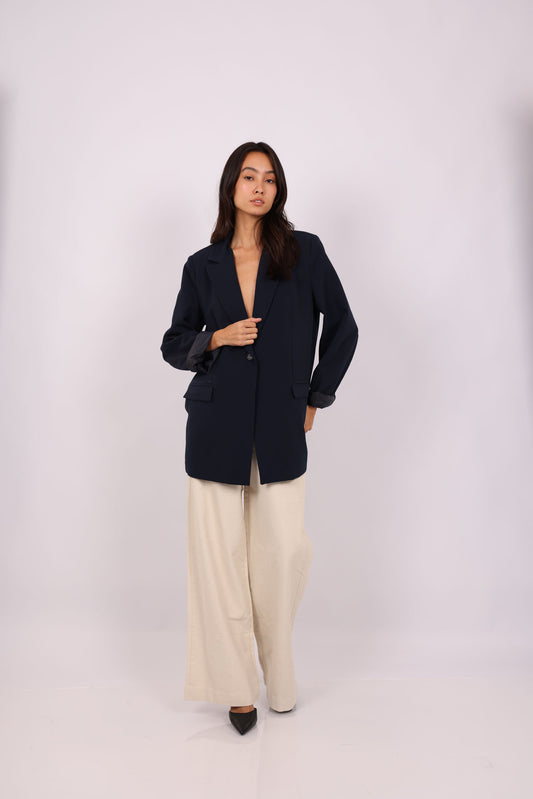 OVERSIZED BLAZER – CLASSIC & MINIMAL