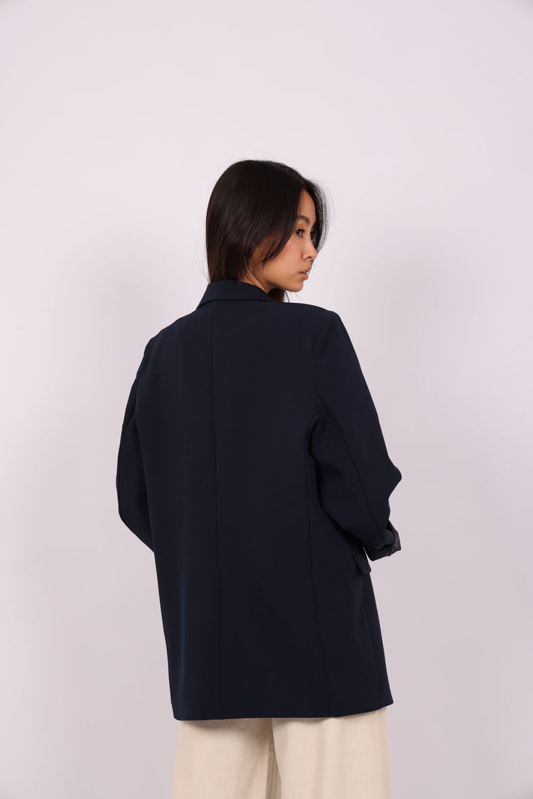 OVERSIZED BLAZER – CLASSIC & MINIMAL