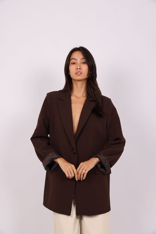 OVERSIZED BLAZER – CLASSIC & MINIMAL