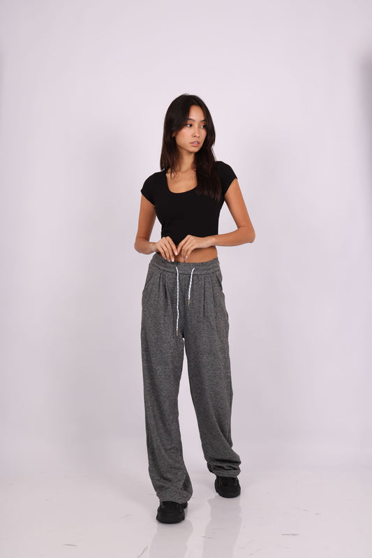 BASIC SCOOP-NECK CROP TOP & RELAXED SWEATPANTS