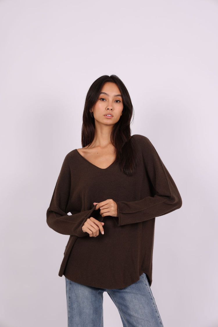 RELAXED V-NECK KNIT SWEATER