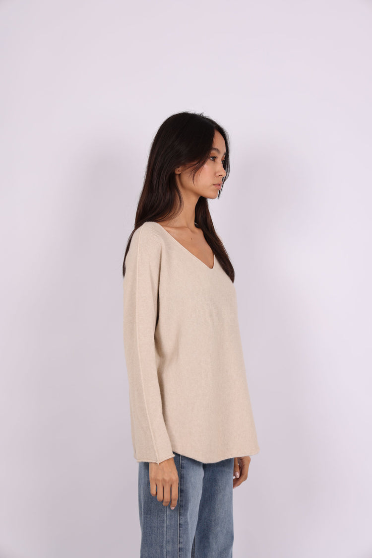 RELAXED V-NECK KNIT SWEATER