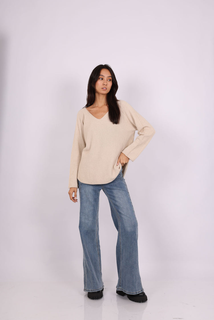 RELAXED V-NECK KNIT SWEATER