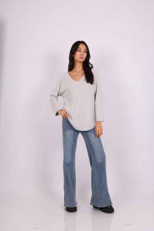 RELAXED V-NECK KNIT SWEATER