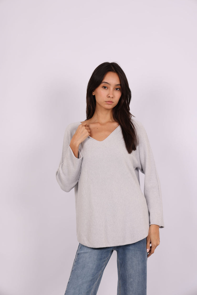 RELAXED V-NECK KNIT SWEATER