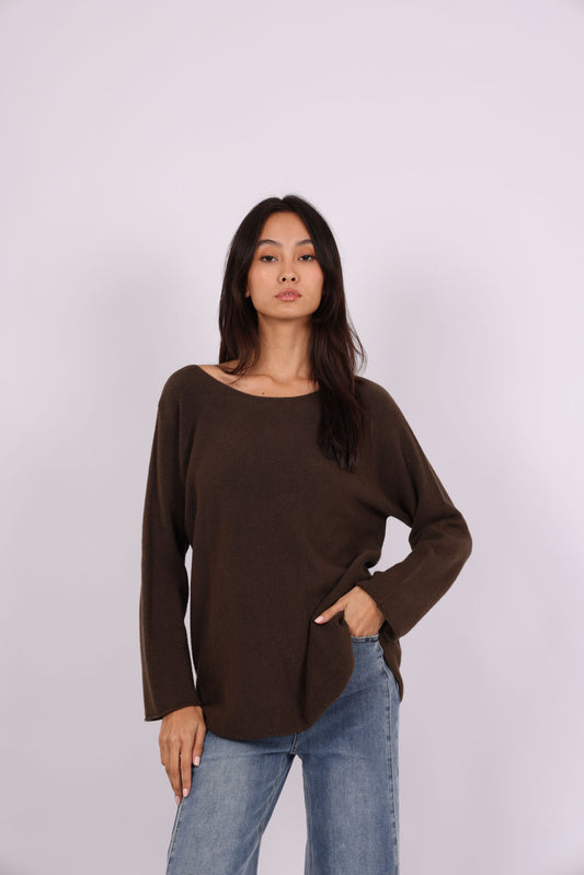 RELAXED ROUND-NECK KNIT SWEATER