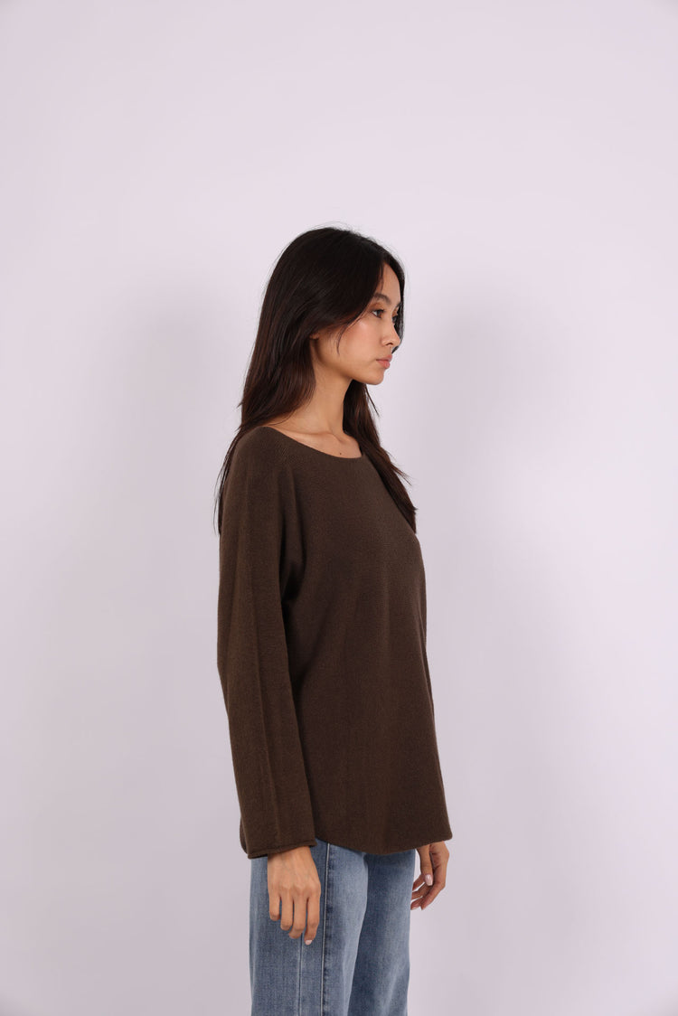 RELAXED ROUND-NECK KNIT SWEATER