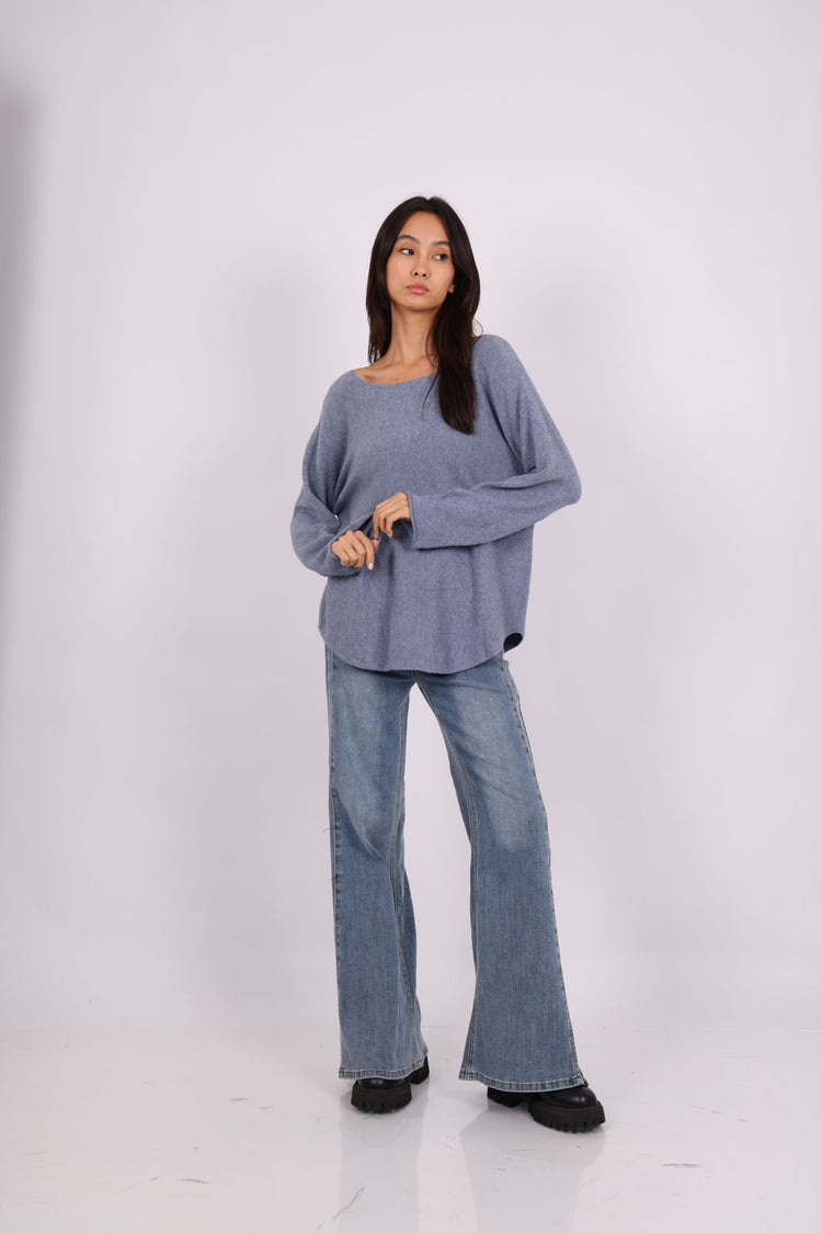 RELAXED ROUND-NECK KNIT SWEATER